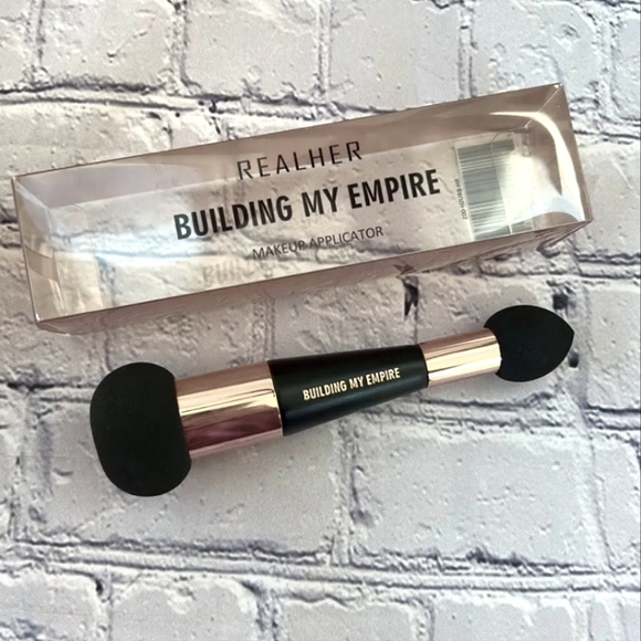 BUILDING MY EMPIRE" MAKEUP APPLICATOR - Picture 1 of 1